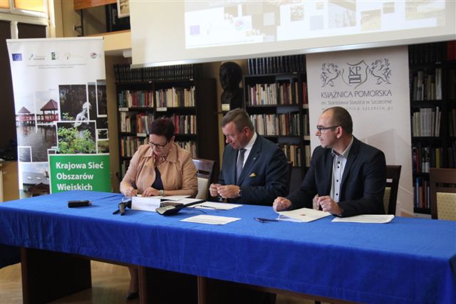 mt_gallery:Podpisanie umowy na przebudowę ul. Lipowej w Czarnogłowach