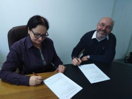 Podpisanie umowy na budowę kolumbarium