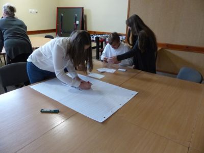 Debata w sprawie oświaty