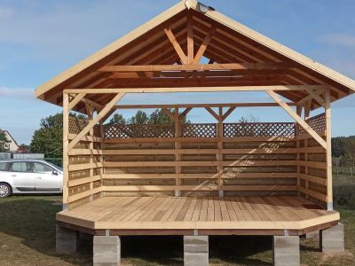 Rzystnowo - amfiteatr pod sosnami