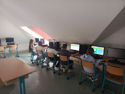 GEOmETRYCZNA CHOINKA w szkole!